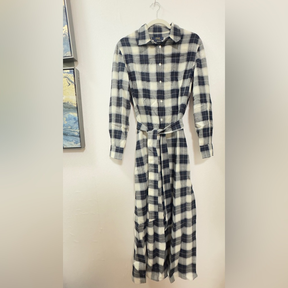 Polo Ralph Lauren plaid shirt dress with belt.
Size 8.